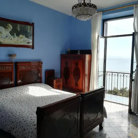Lady Ida Oda ve Kahvaltı Vietri